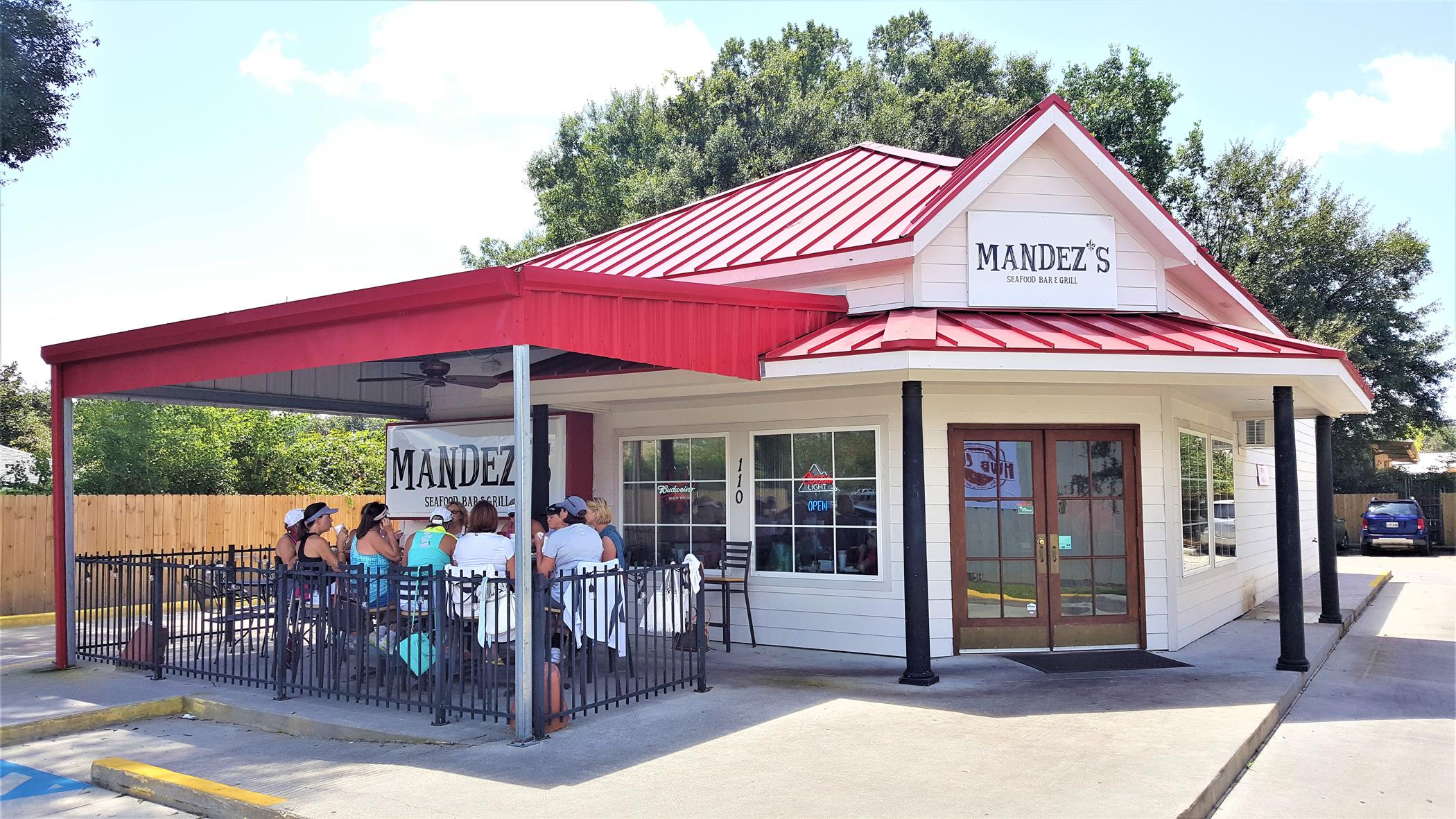 mandez's grill outside seating